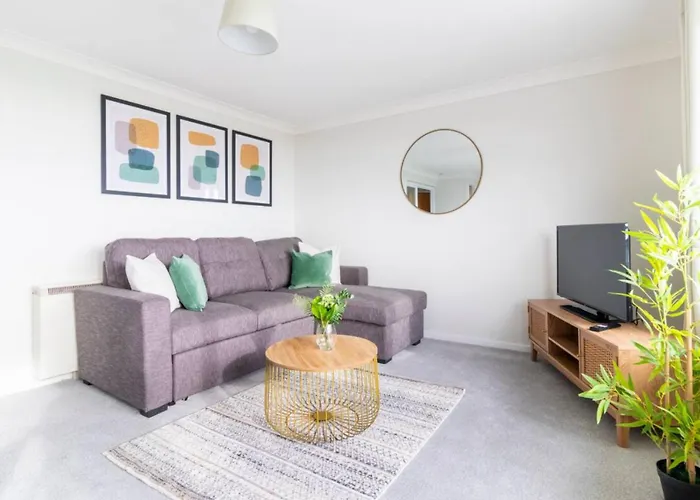 Wow! Seaview Beach Apartment Sleeps 6-Free Parking