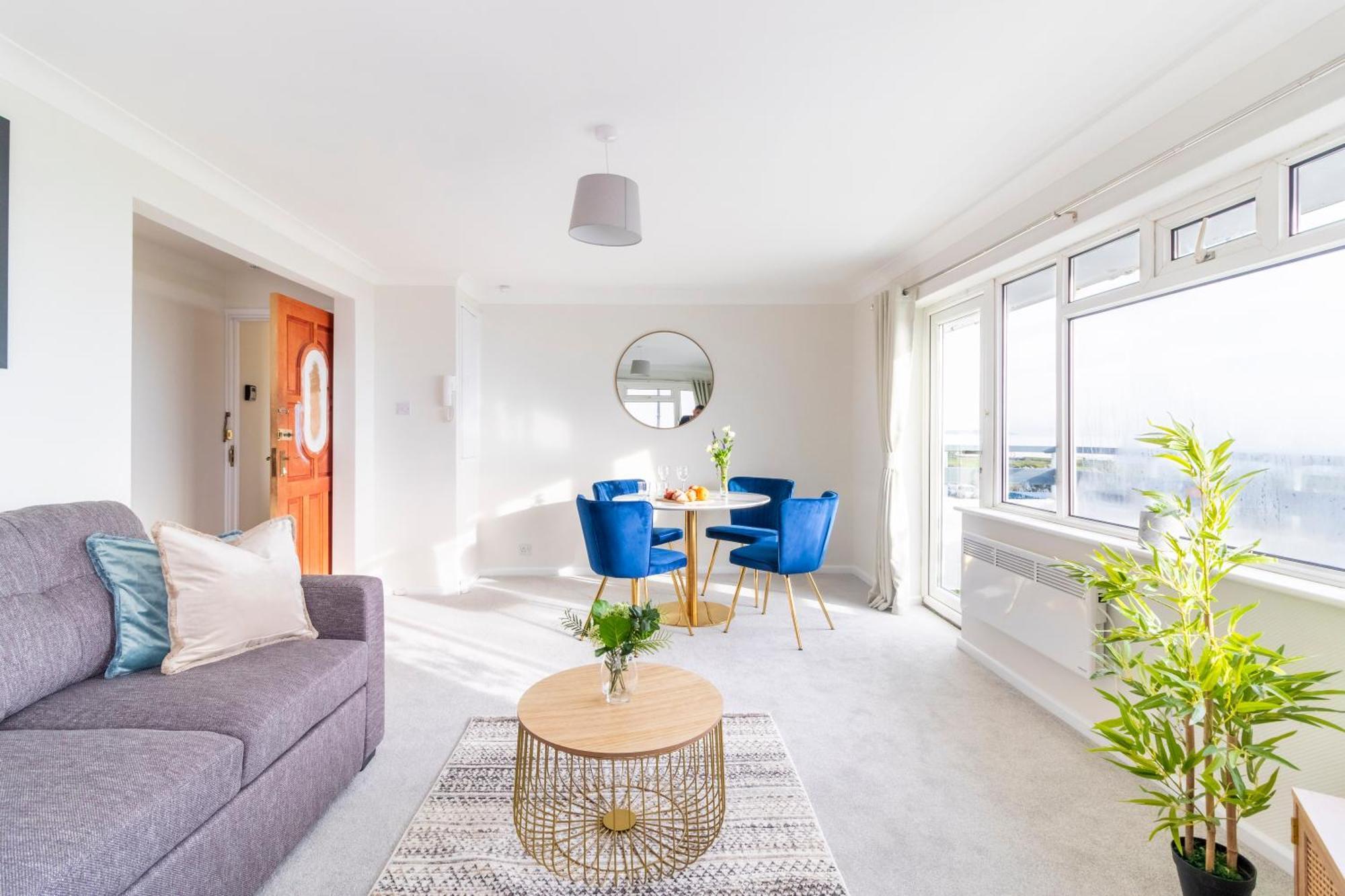 Wow! Seaview Sleeps 6-free Parking Bournemouth