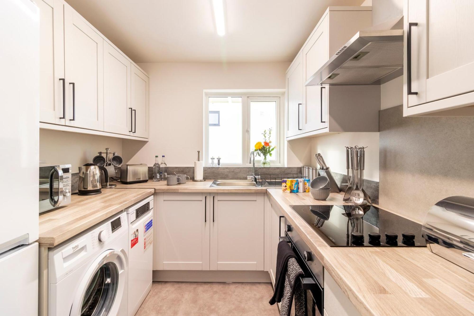 Wow! Seaview Sleeps 6-free Parking *